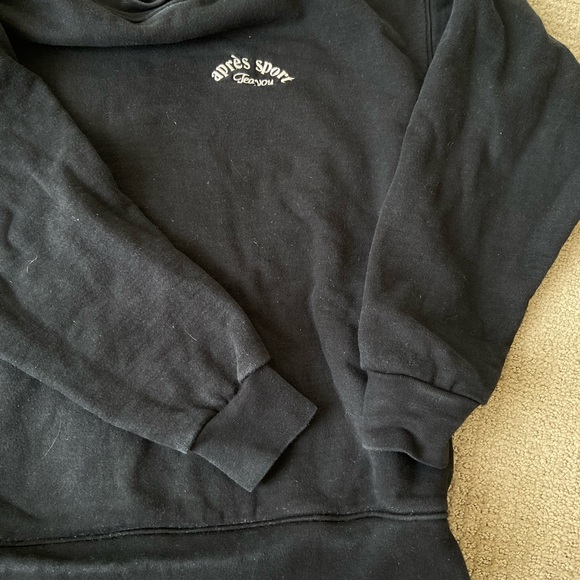 Tea You Sweatshirt - Picture 3 of 3